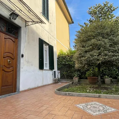 Violet - La Casa Del Pucci Apartamento Lucca Exterior foto